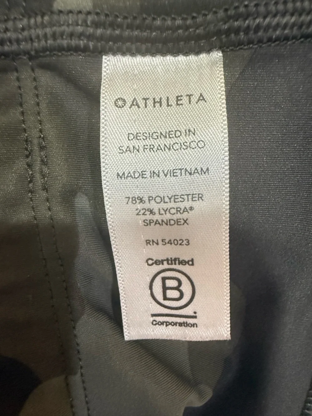 Athleta Camo Contender 7/8 Tight Leggings  in Olive and Black Size Medium